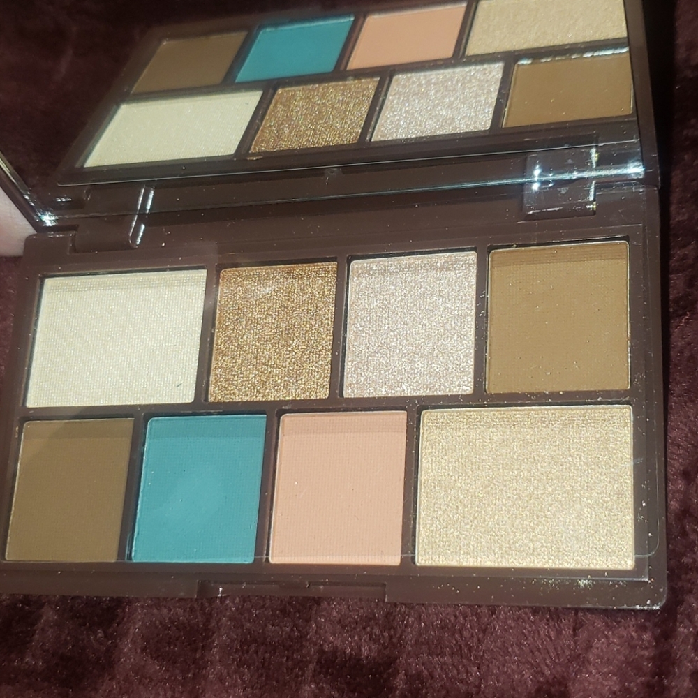 3/$10 i heart Revolution Choc Mint eyeshadow palet
